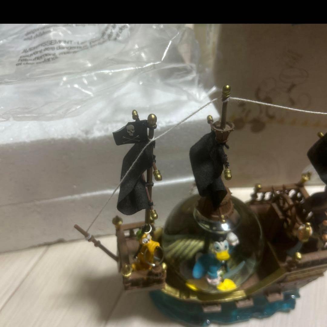 激レア　スノードーム　ディズニー　海賊船　スノーグローブ　フィギュア　ミッキー