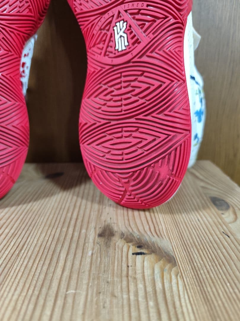 NIKE × BANDULU KYRIE 5 \"Multi/Red\" カイリー5