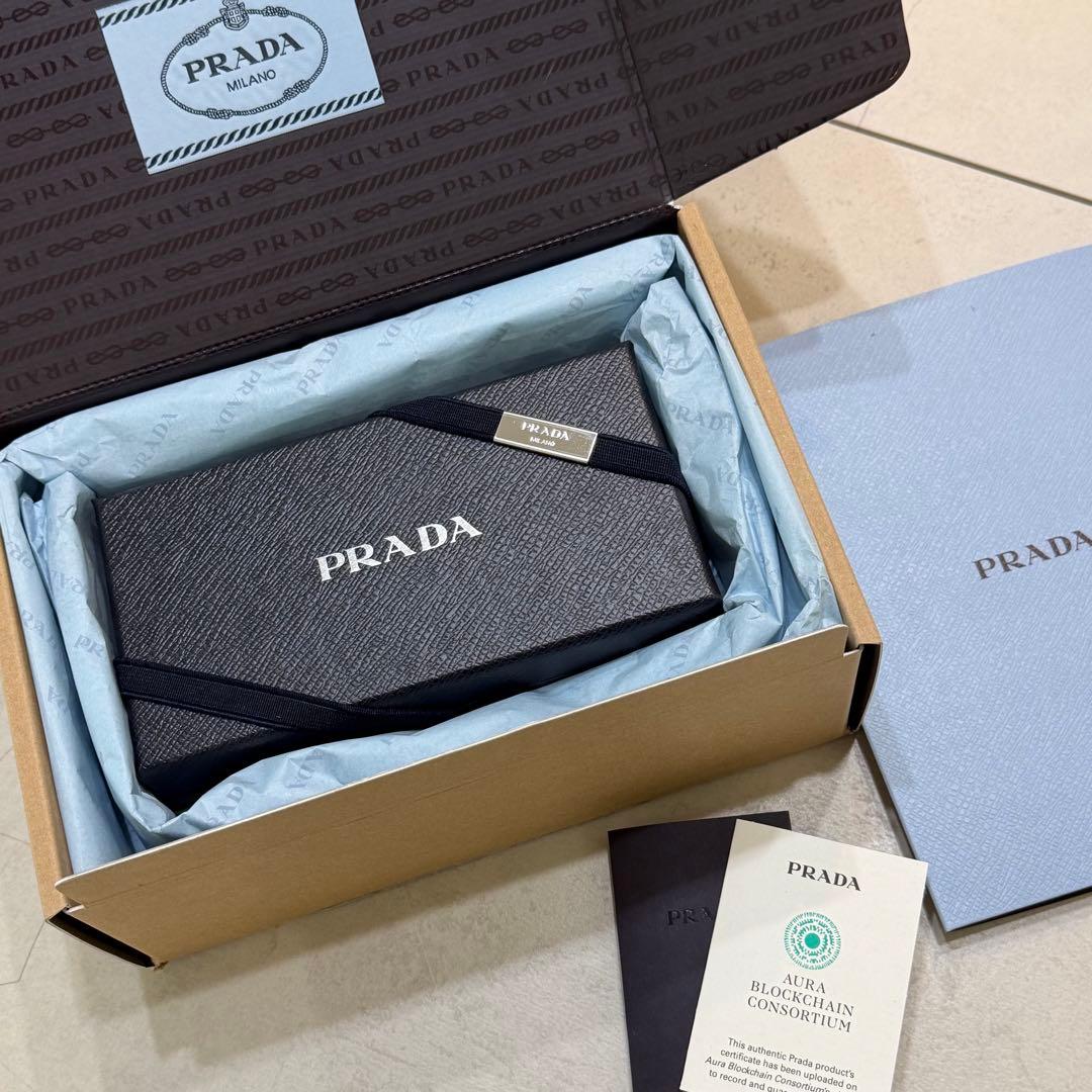 PRADA iPhone14pro ケース 正規品 レザー