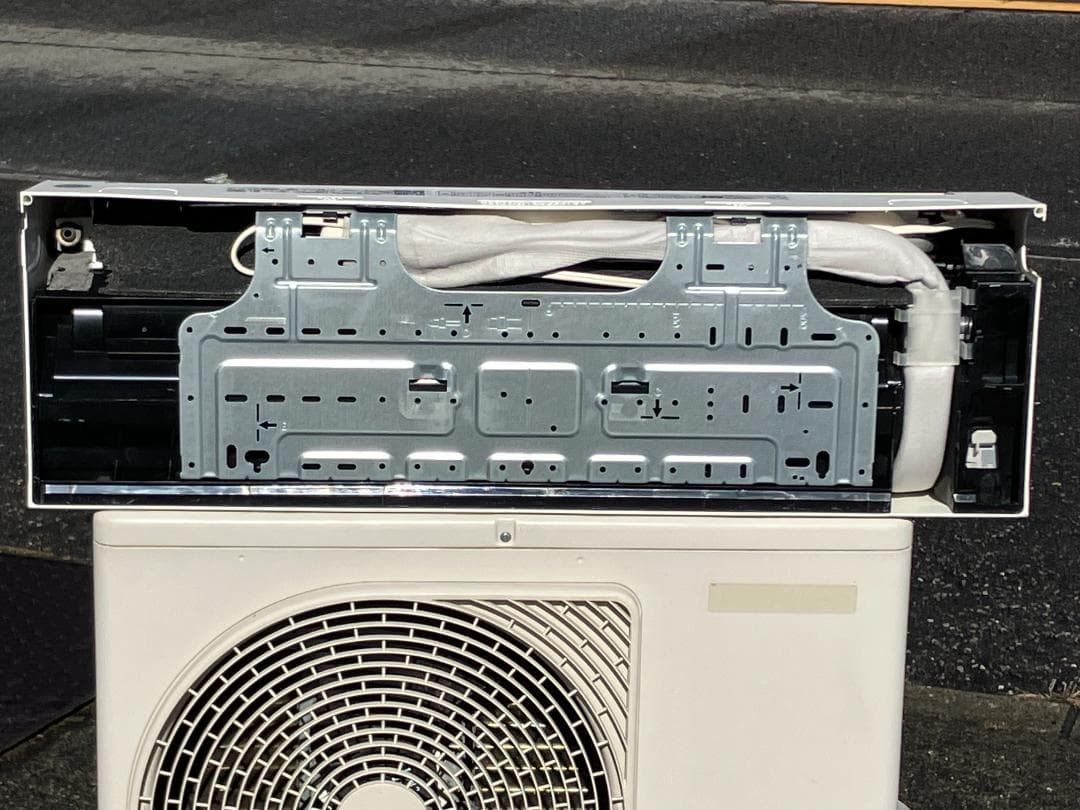 愛知岐阜/送料込★美品★東芝2.2kWエアコン RAS-H221P(W)　21年