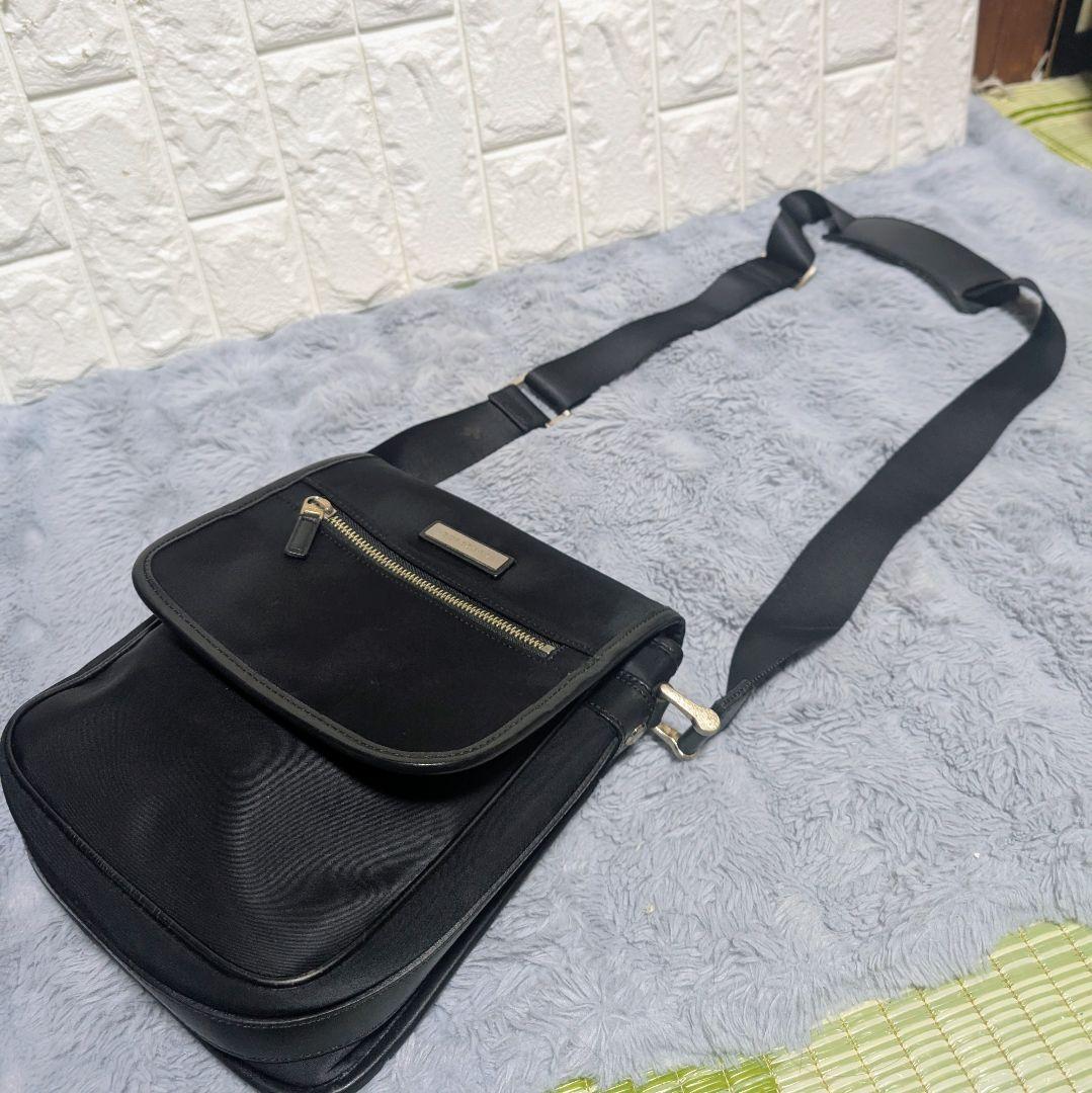 【美品】BURBERRY ショルダーバッグ ナイロン レザー 金具 ノバチェック