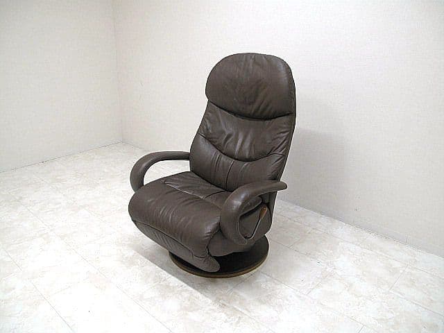 カリモク　ハイバック本革リクライニングチェア　　リクライナー　約32万