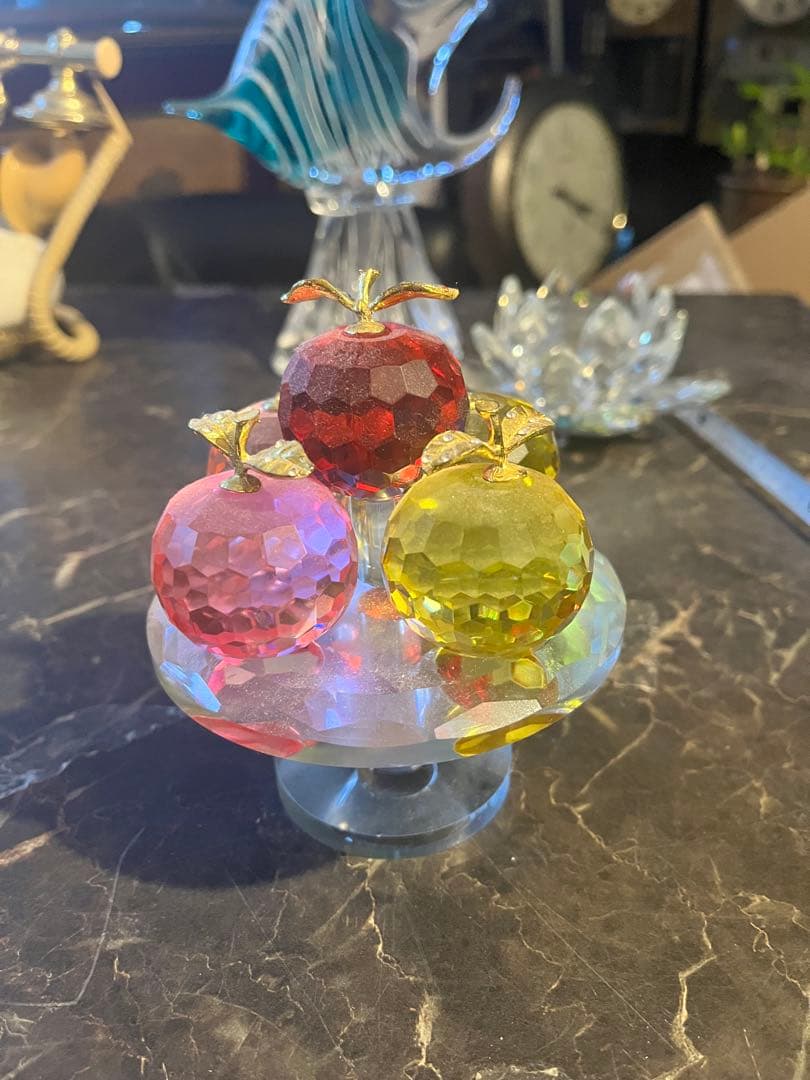 クリスタルリンゴ、スワロフスキーのオブジェ、回転クリスタルテーブル ガラス