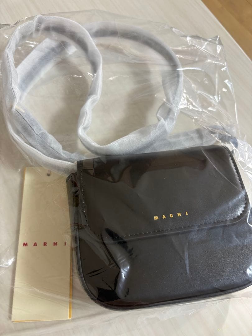 り*ご様 MARNI マルニ ミニショルダーバッグ黒