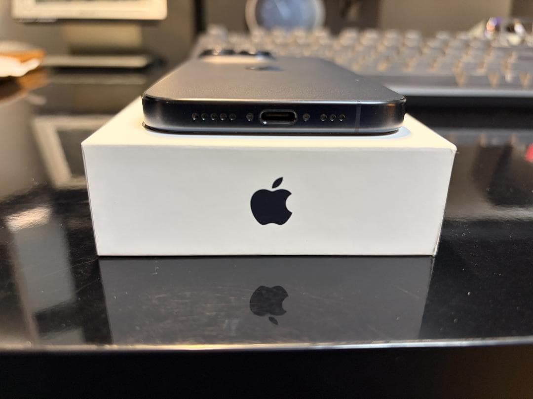 【美品】iPhone 15 pro 128GB ブルーチタニウム　SIMフリー