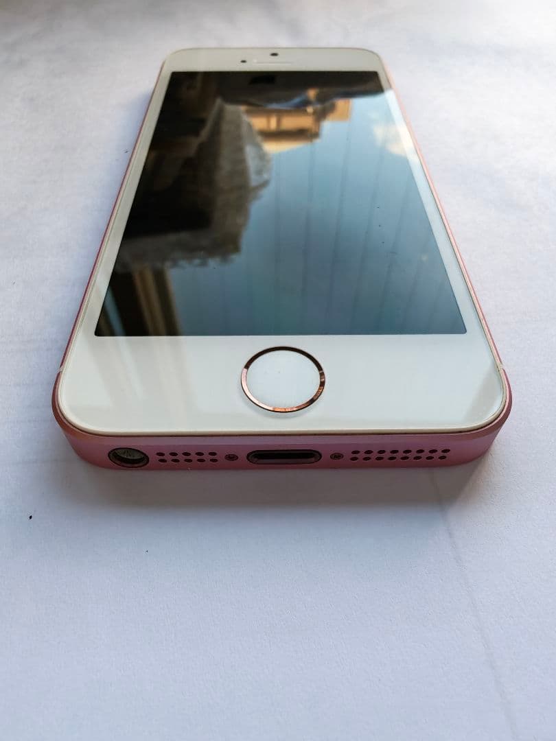 iphone se 32GB 　電池健康度91% sim解除しています。