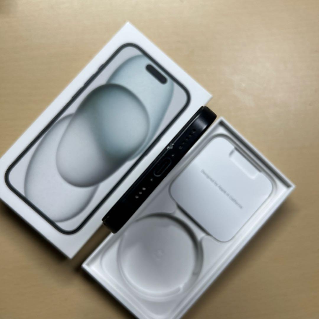 iPhone15 128GB SIMフリー　割れなし　バッテリー最大容量84%