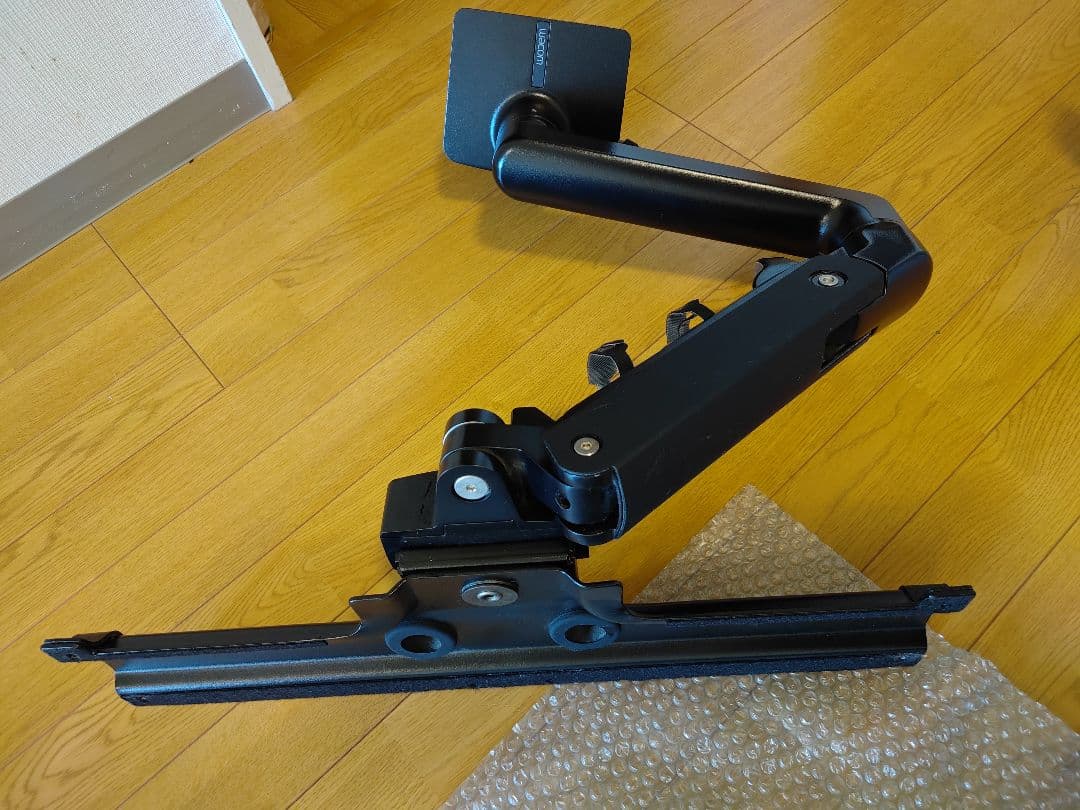 Wacom Cintiq Pro 24 DTH-2420 Flex Arm付き