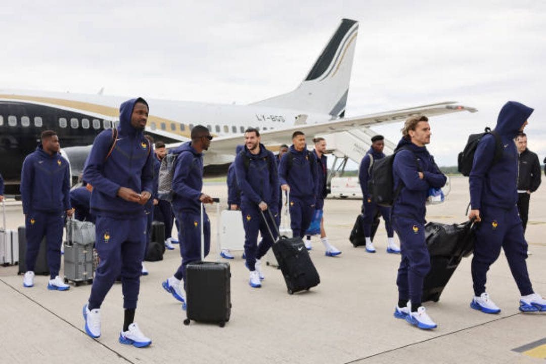 NIKE フランス代表　テックフリース パンツ