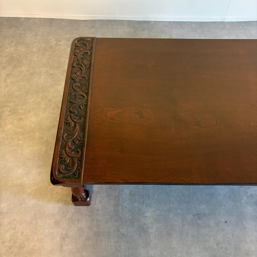 ヴィンテージ 木製センターテーブル 彫刻入り