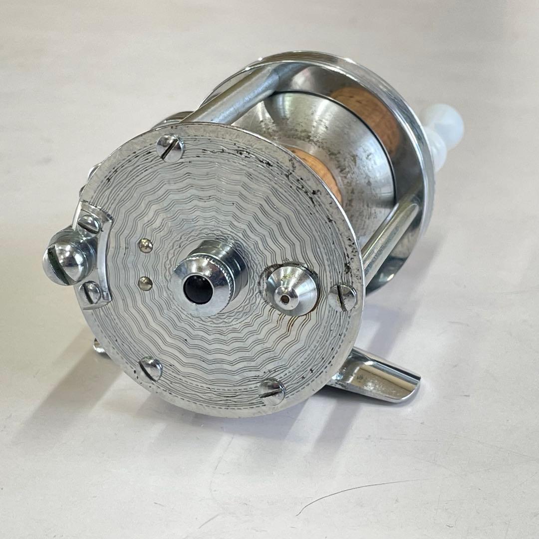 PFLUEGER SUMMIT 1993L 彫刻系ダイレクトリール