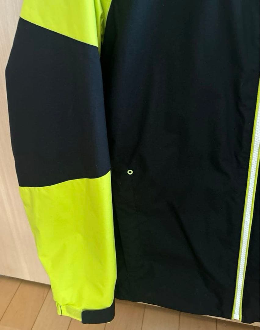 DESCENTE 子ども用スノーボードウェア 上下セット 黒蛍光イエロー 160