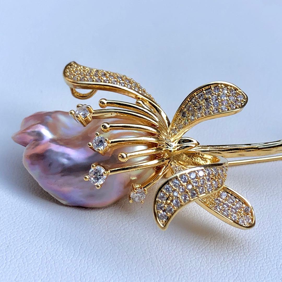 リカちゃんバロックパール　メタリックピンク26㍉お花ブローチBEN692