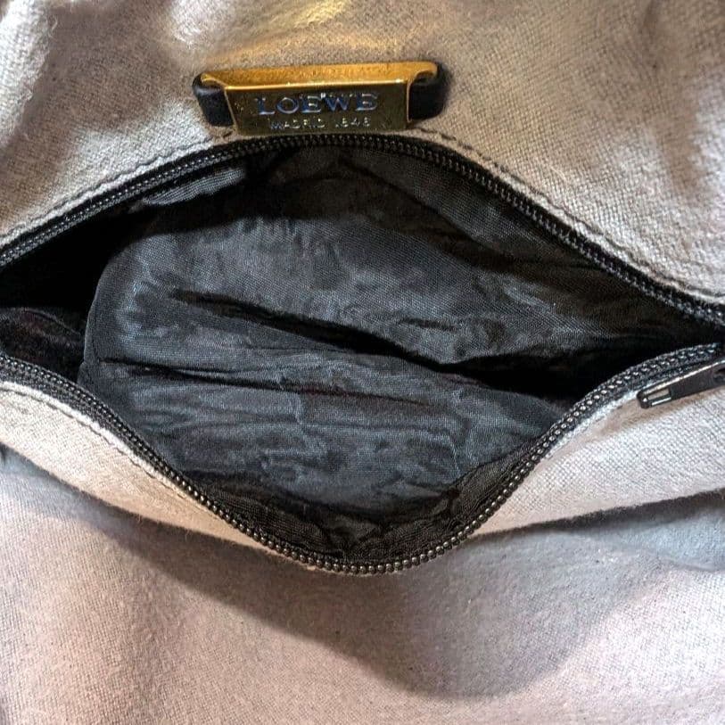 ♥ルンルン♥✨美品✨　ロエベ　ショルダーバッグ　ナッパレザー　アナグラム