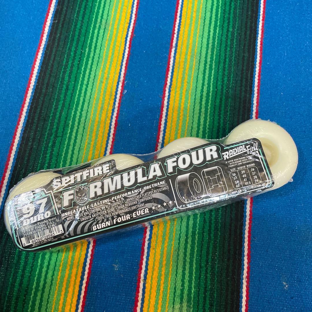 スピットファイア　Spitfire Formula Four 97A 56mm