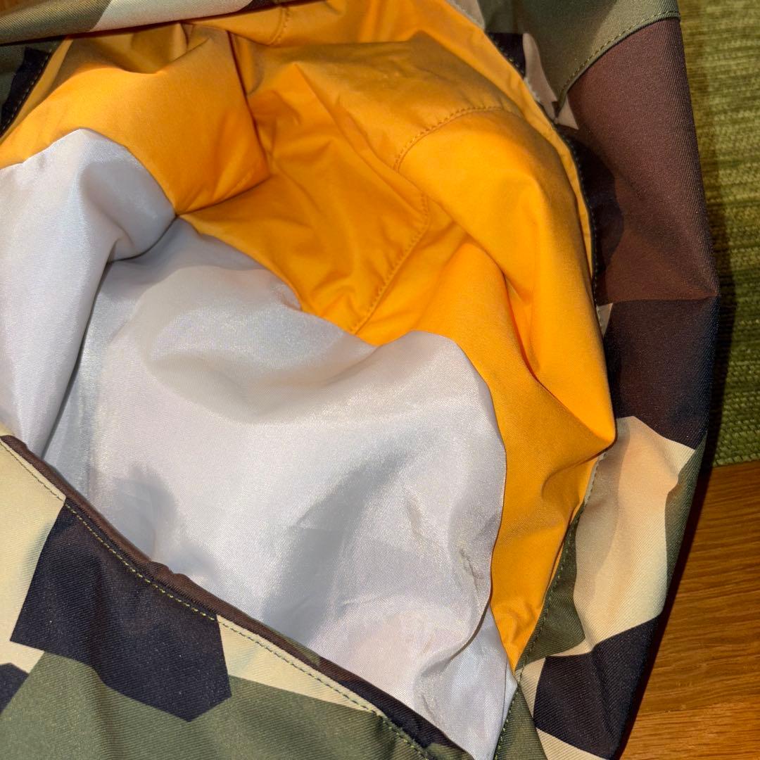 超美品　DESCENTE ヒートナビ 子供用スキーウェア 上下セット 130