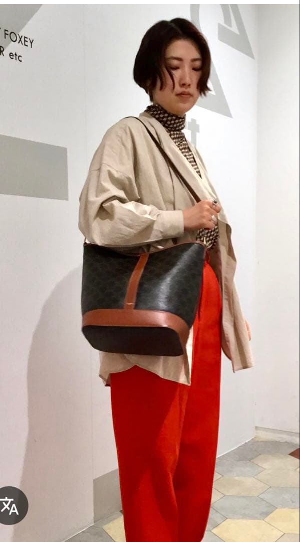 CELINE ミディアム バケット バッグ　トリオンフ