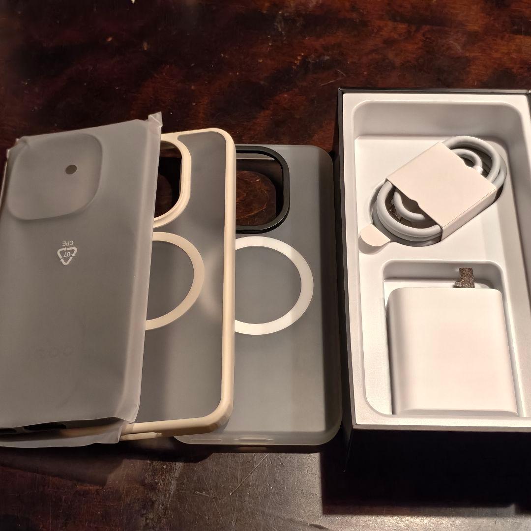 【ほぼ新品】vivo iQOO 15 12/256GB まともなケース2種付属