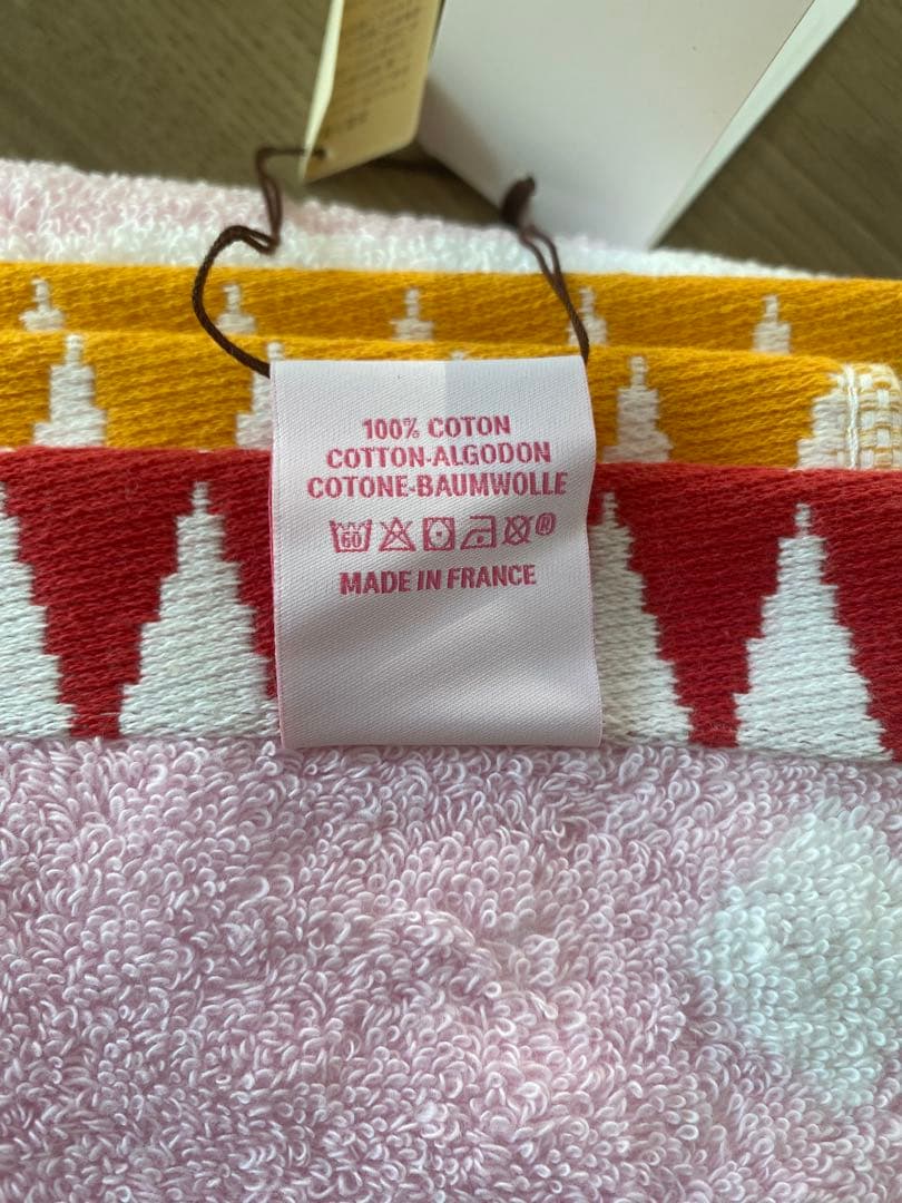 【未使用 タグ付き】HERMES バスタオル　ブランド箱付き