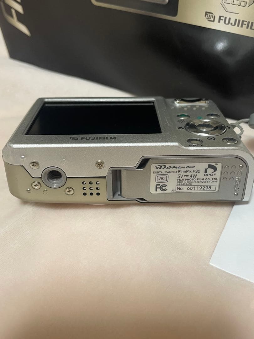 動作確認済 FinePix F30 充電器付