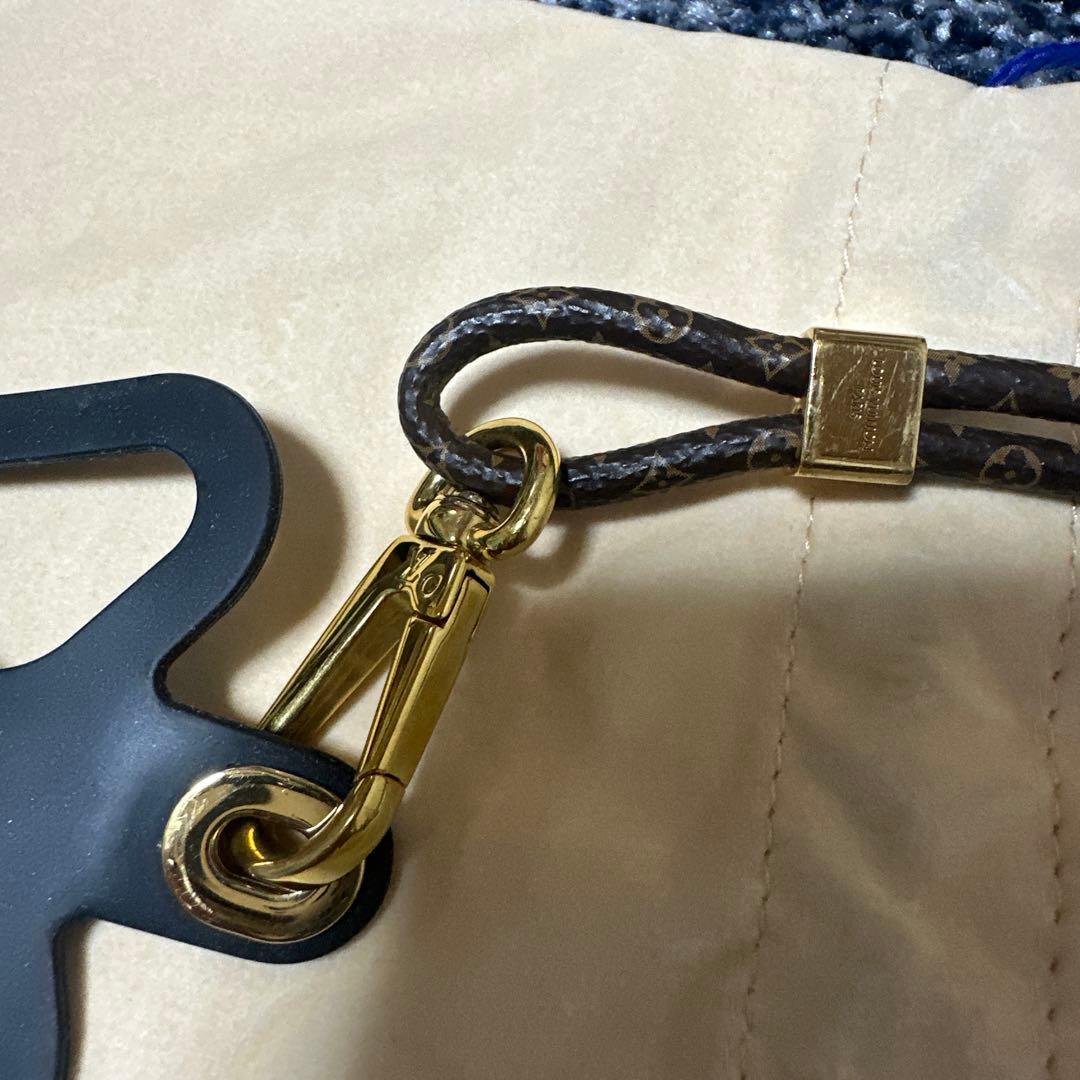 Louis Vuitton ブラックストラップ