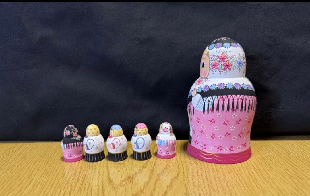 セール❗️ロシア　アーティスト　ダリア　ミッチィナ作品。マトリョーシカ。6体。