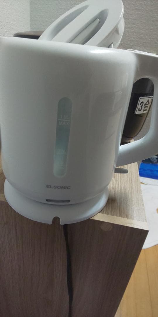 冷蔵庫、電子レンジ、ケトル、炊飯器、ガスコンロ