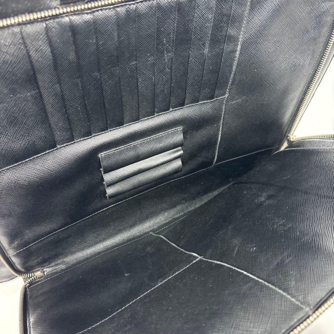 PRADA カバン ビジネスバッグ ブリーフケース 黒　サフィアーノ　鑑定済