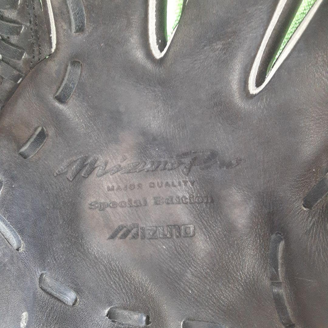 ミズノ　野球グローブ 黒