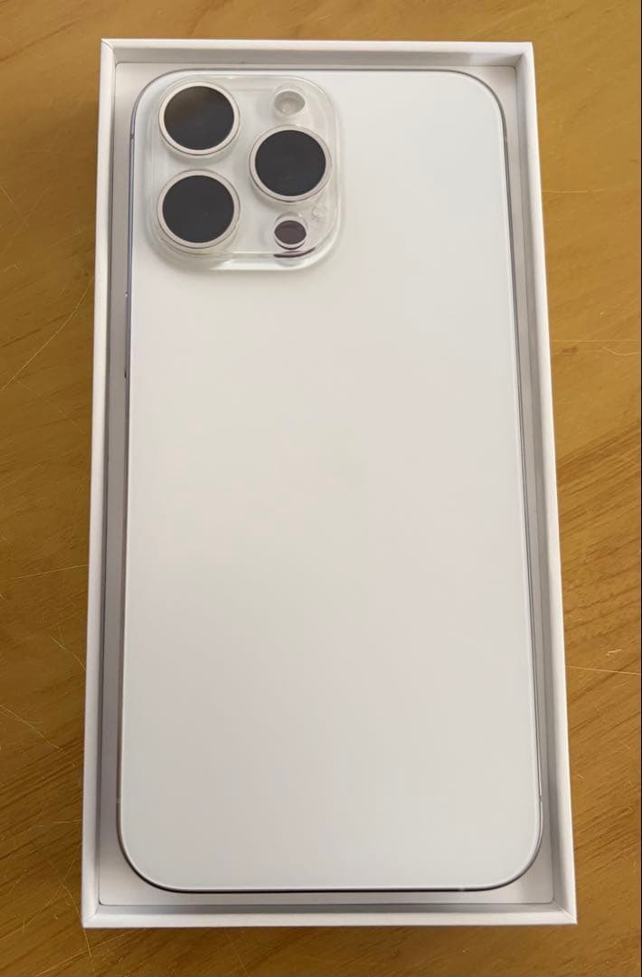 iPhone 15 Pro Max ホワイト 本体