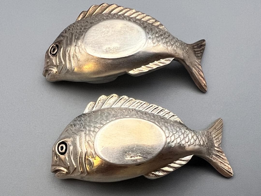 【海】純銀　鯛形　箸置き　2個　銀製　銀製品　銀器　台所用品　置物　重量約28g