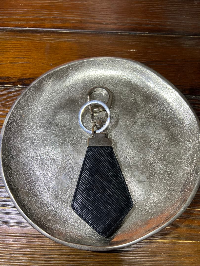 PRADA サフィアーノレザーキーホルダー