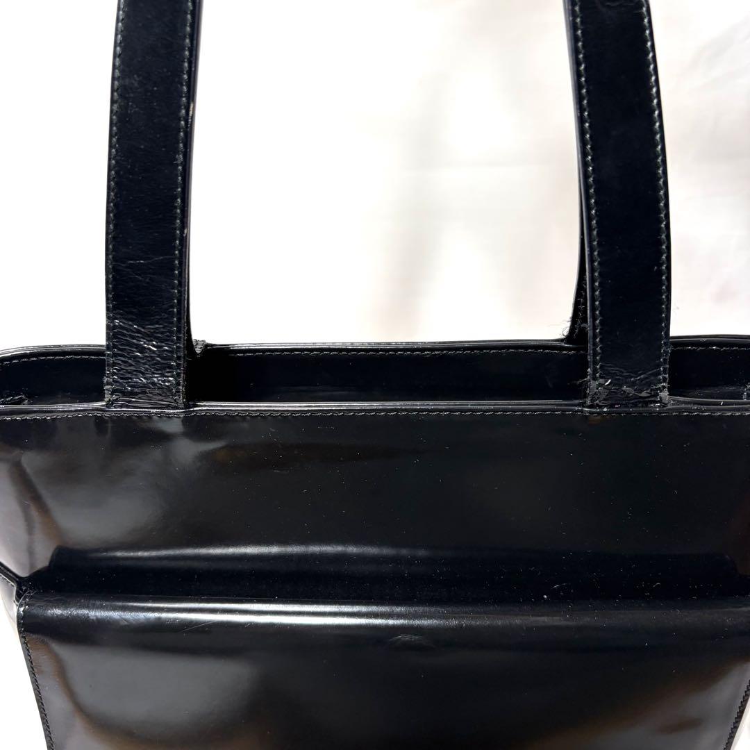 GUCCI グッチ　ショルダーバッグ　レザー　ブラック　高級　Gロゴ　金