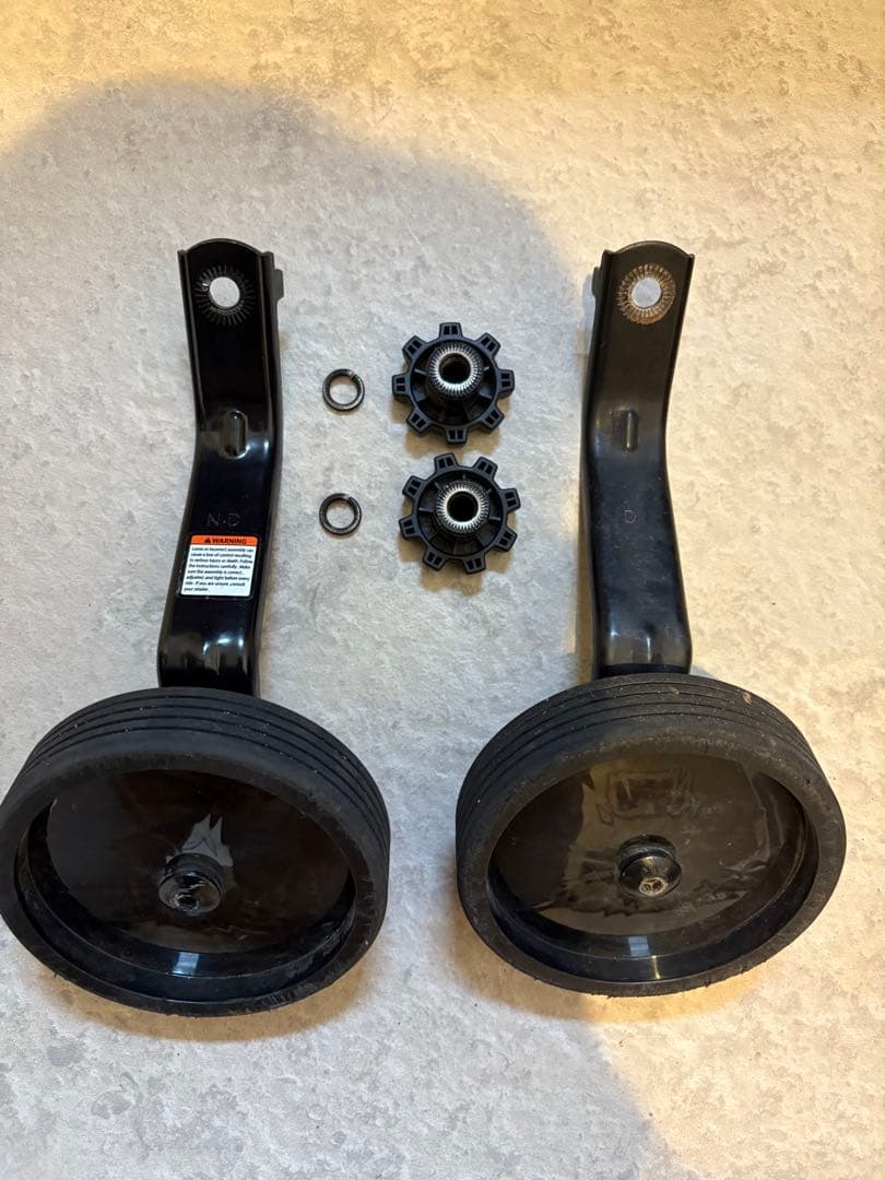 TREK トレック 16インチ 送料込み 全て純正品　補助輪&スタンド付き♪