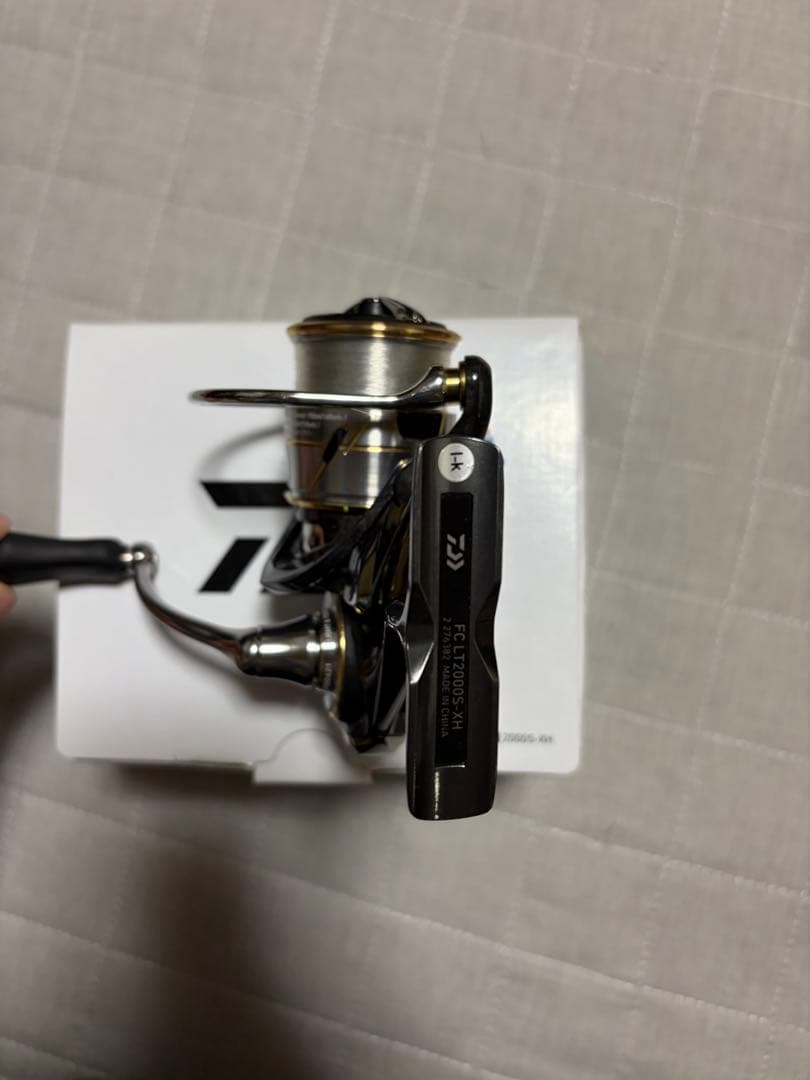 20LUVIAS FC LT2000S-XH スピニングリール