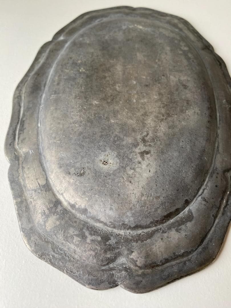 フランス アンティーク 枯れた エタン ピューター 花リム ラヴィエ 平皿