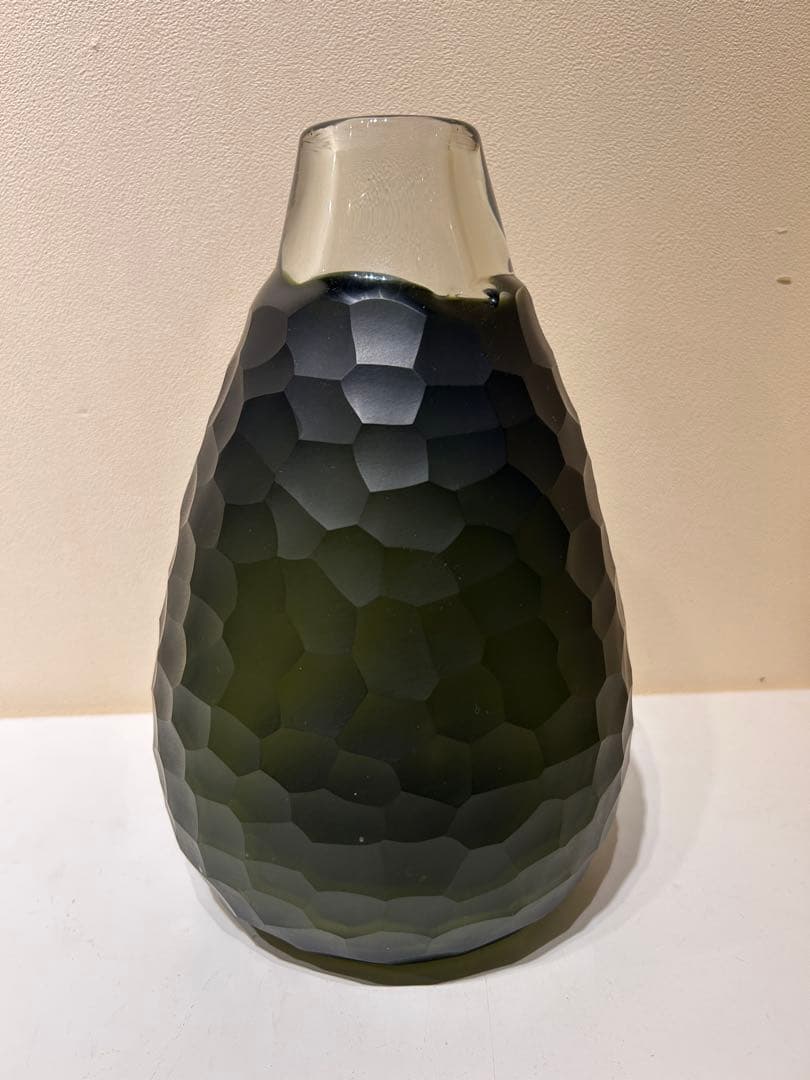 317　BoConcept　ガラスフラワーベース　緑系　多面体　展示品