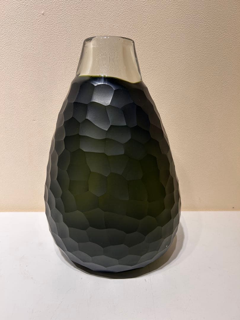 317　BoConcept　ガラスフラワーベース　緑系　多面体　展示品