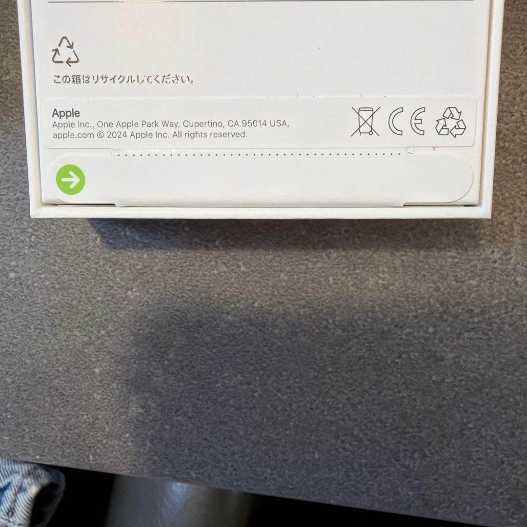 ［新品未使用］iPhone16 512GB white 白　充電器付き　即日発送