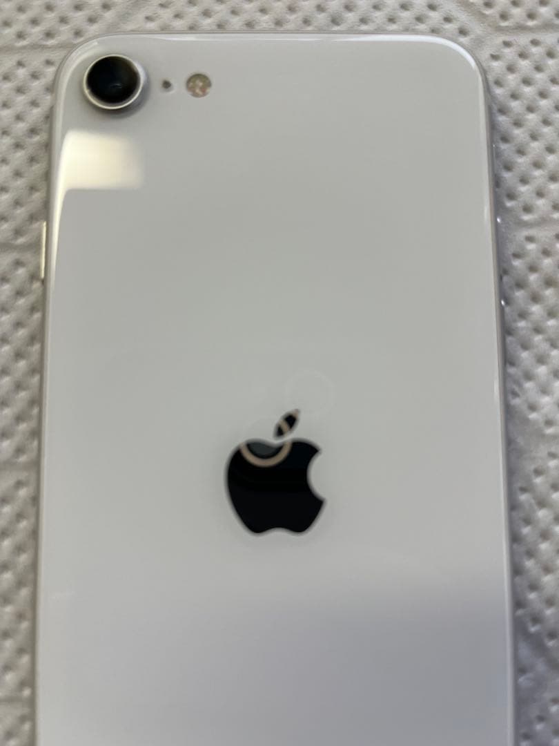 iPhone SE 第２世代　本体　64GB 箱有り