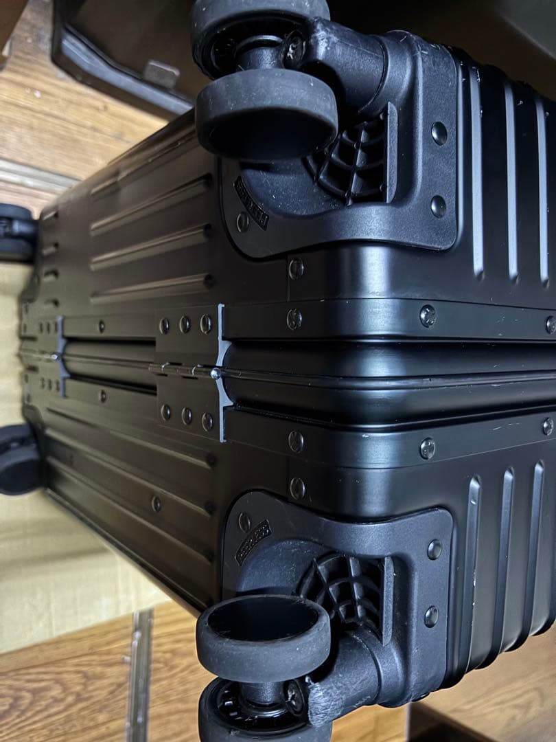 【値下げ！】 イノベーター アルミスーツケース inv1611