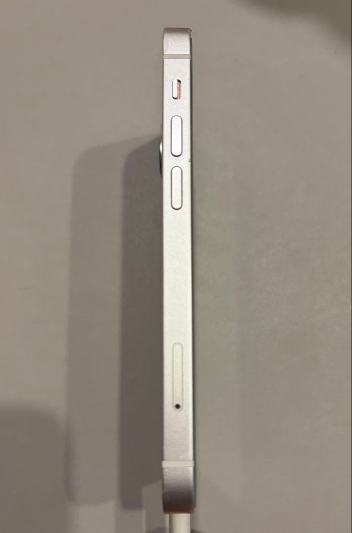 iPhone13mini 背面割れ 充電容量75%