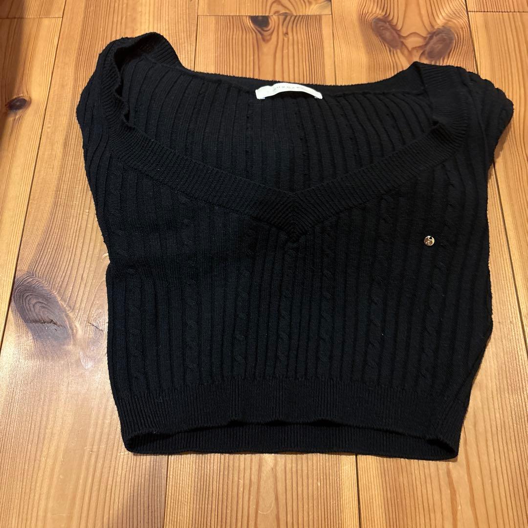 黒と白のVネック長袖ミニワンピース　andmary