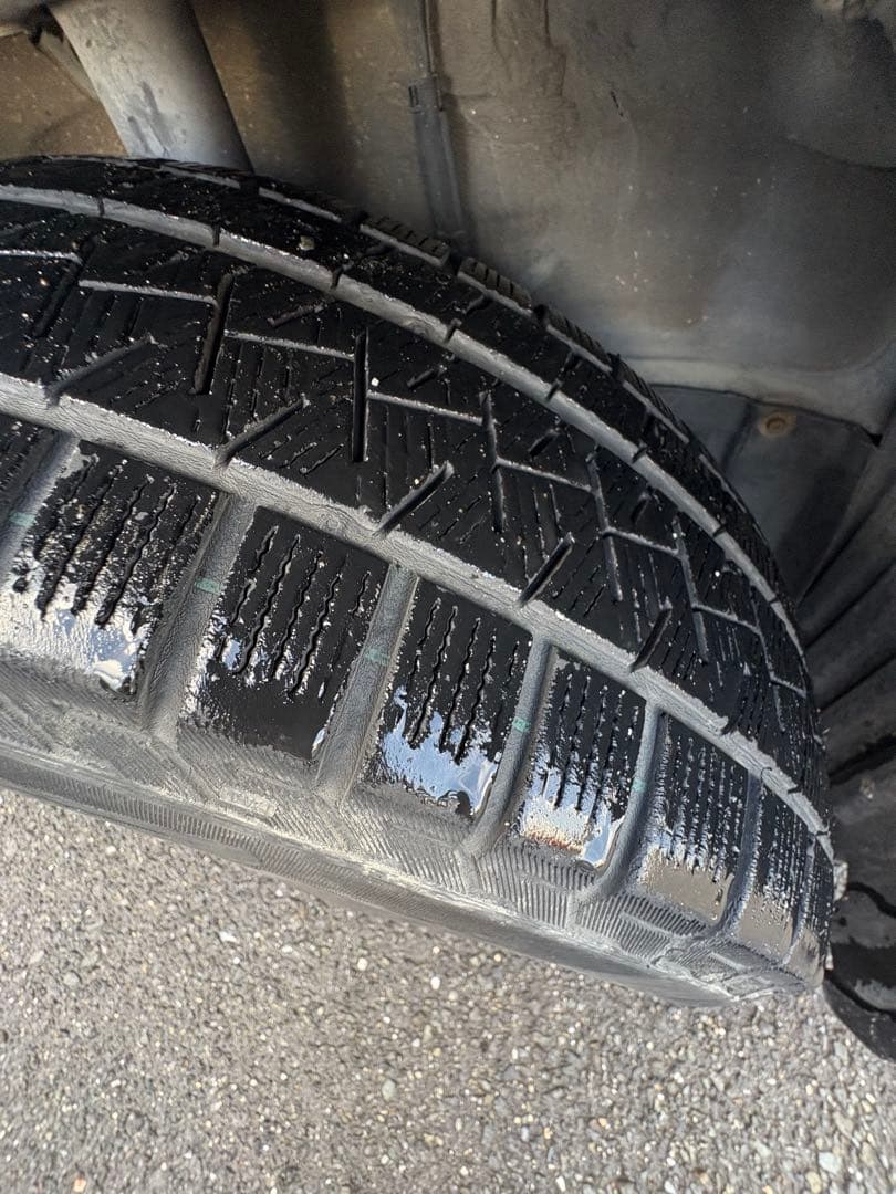 スタッドレスタイヤ195/65/15インチ4本セット 15インチホイール付き