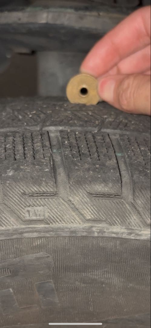 スタッドレスタイヤ195/65/15インチ4本セット 15インチホイール付き