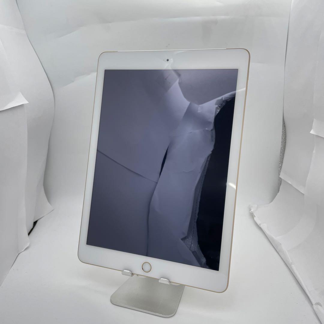 C 96% iPad 5 第5世代 32 GB SIMフリー ゴールド 本体