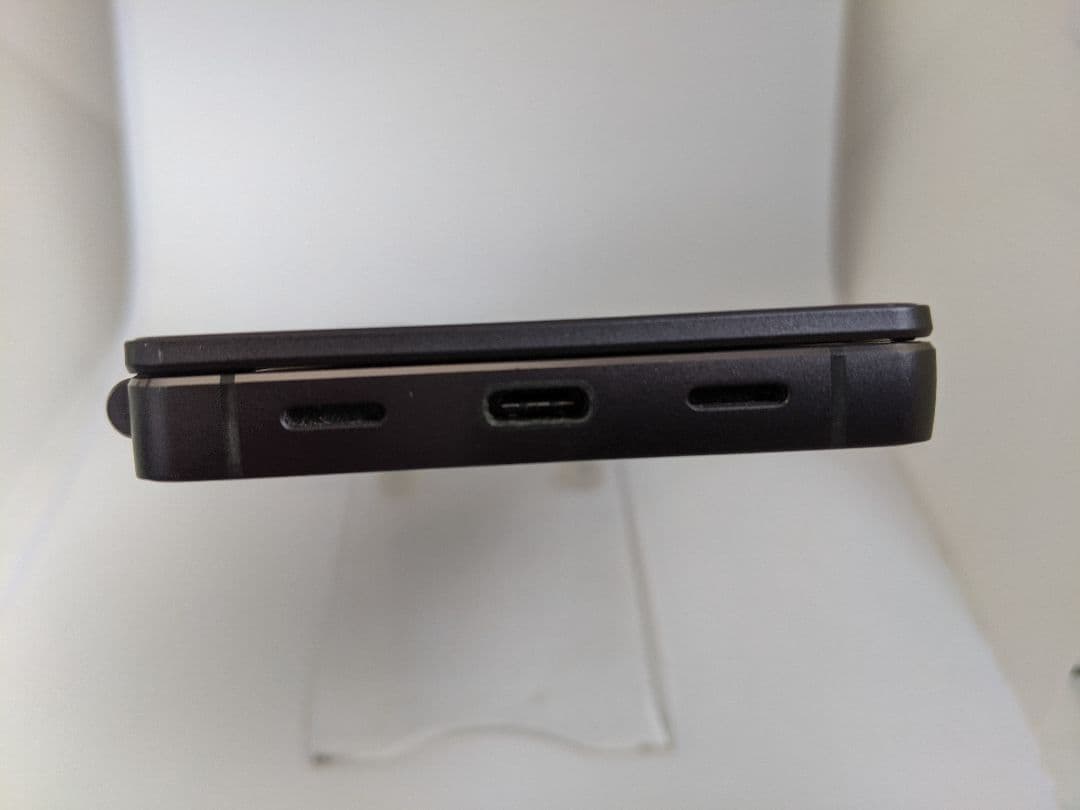 ２画面スマホ ZTE M Z-01K 4G64G android8 Simフリー