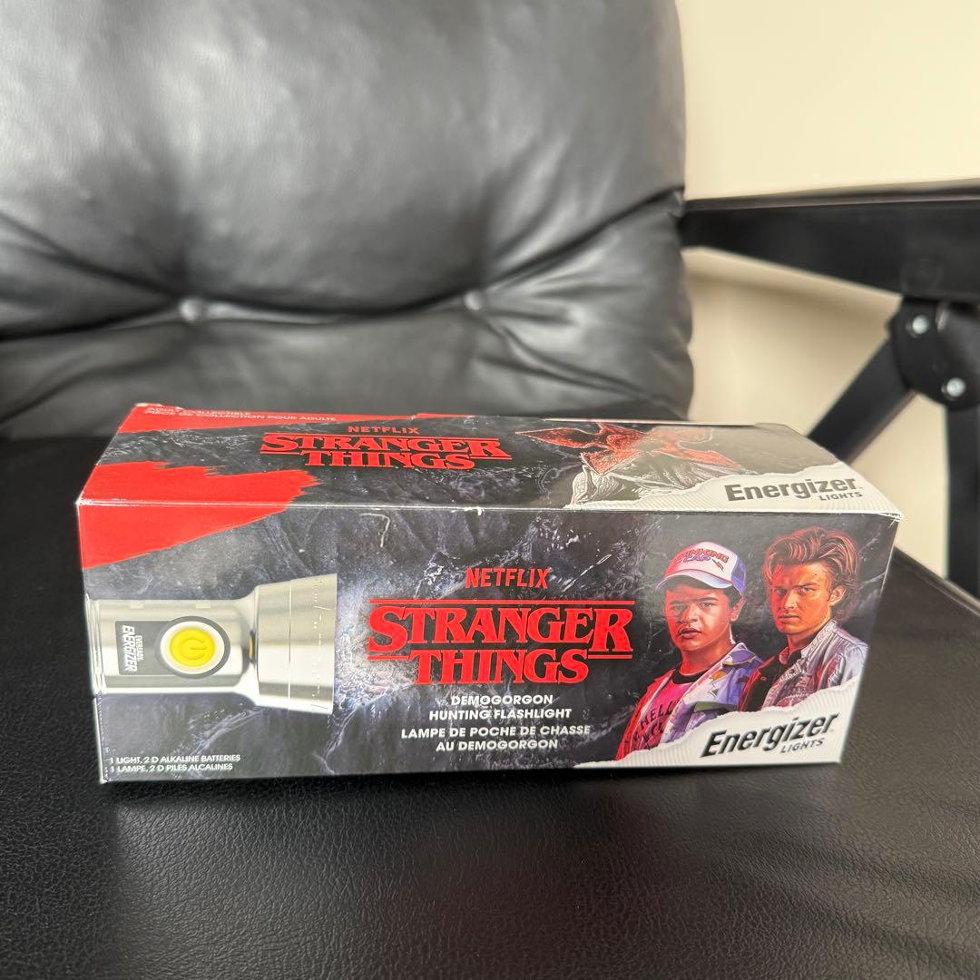 ストレンジャーシングス 懐中電灯