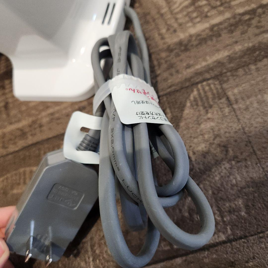 極美品　デロンギ　オイルヒーター　NJ0505E