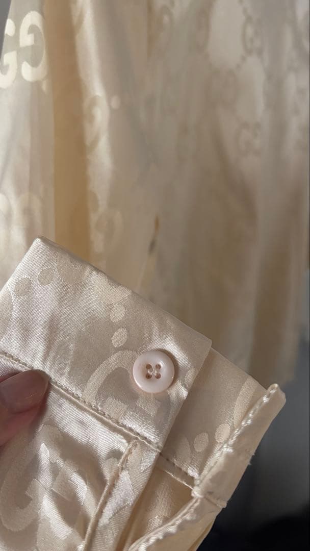 Gucci アイボリー GGロゴ　ブラウス　S 美品　早い者勝ち